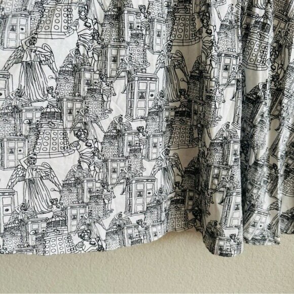 Doctor Who Her Universe Bad Guy Dress Size Medium - Picture 5 of 8